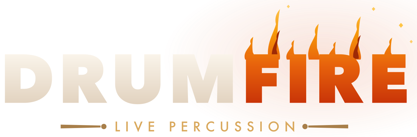Logo van DrumFire: het woordmerk DRUMFIRE met vlammen die uit de letters opstijgen, en de ondertitel live percussion.